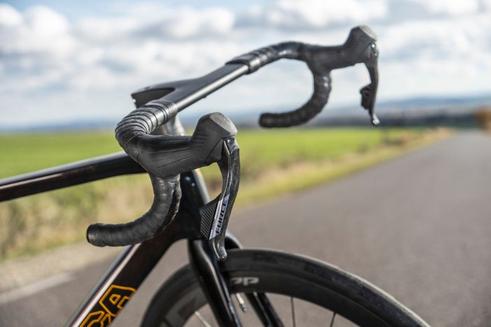Alto CF carbon road bike